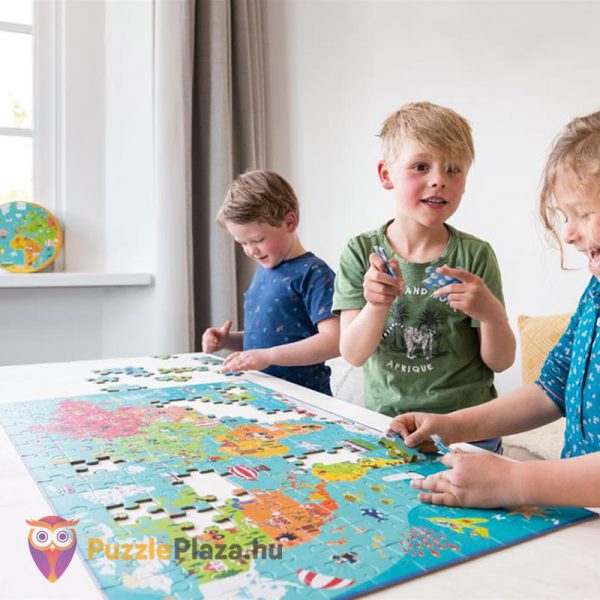 100 darabos világtérkép puzzle kirakózás közben. Scratch Europe Puzzle