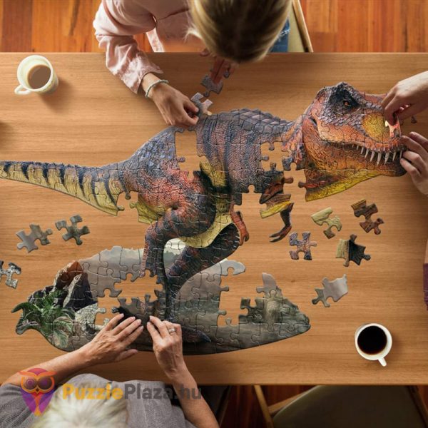 100 darabos T-Rex dinoszaurusz forma puzzle kirakózás közben - Wow Toys