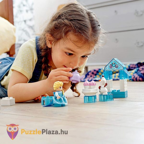 Lego Duplo 10920: Jégvarázs, Elza és Olaf tea partija játék közben