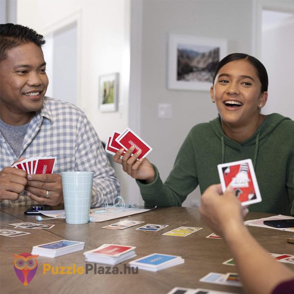 Monopoly Bid kártyajáték, játék közben - Hasbro