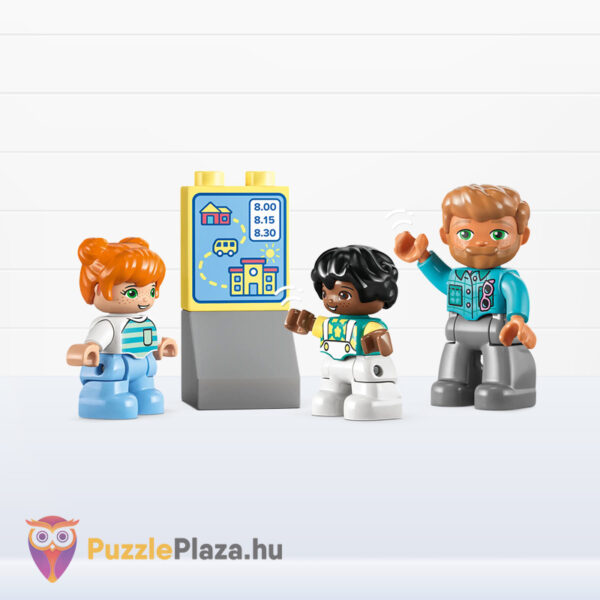 Lego Duplo 10988: Városi kalandok, a buszozás építő és oktató játék figurái