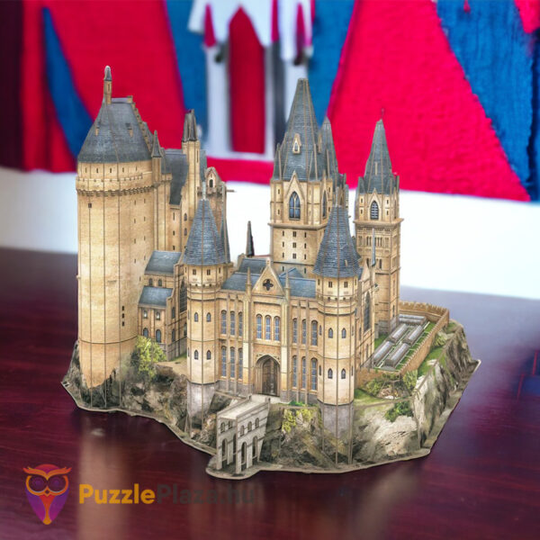 Harry Potter 3D puzzle: A Roxfort csillagvizsgáló 3D kirakó az asztalon, 243 db (CubicFun)