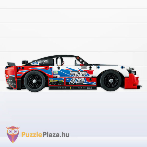 NASCAR: Next Gen Chevrolet Camaro ZL1 versenyautó jobbról (Lego Technic 42153)