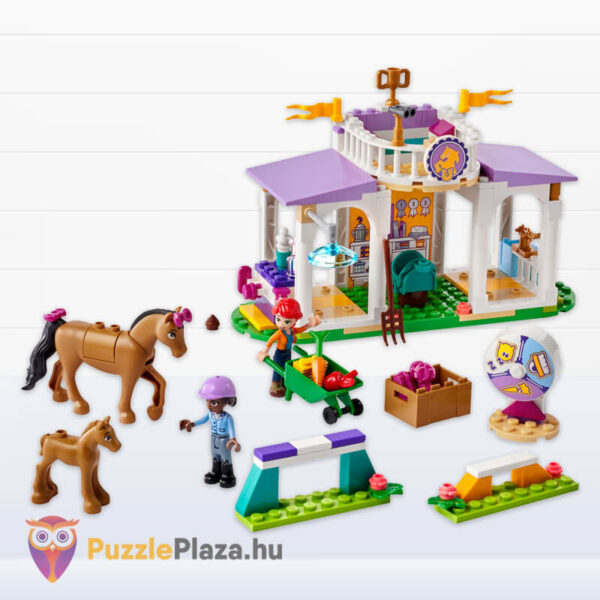 Új lovasiskola tartalma, Aliya és Mia figurákkal, 2 lóval, kiegészítőkkel (Lego Friends 41746)