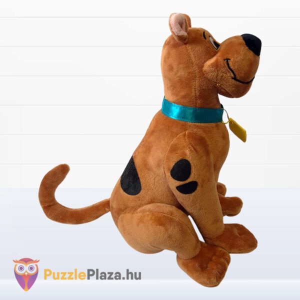 Scooby Doo: 28 cm-es Scooby Doo plüss kutya oldalról