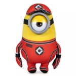 Minyonok: Stuart plüss minion, piros ruhában (30 cm)