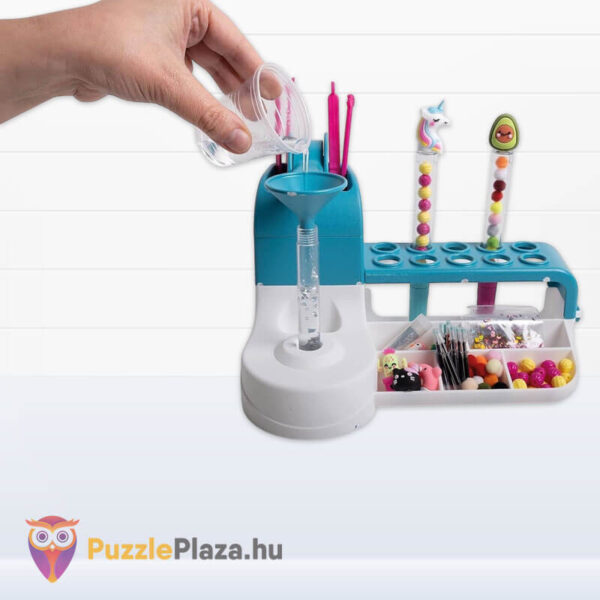 Tollkészítő laboratórium kreatív készlet, víztöltés közben (Clementoni IDEA)