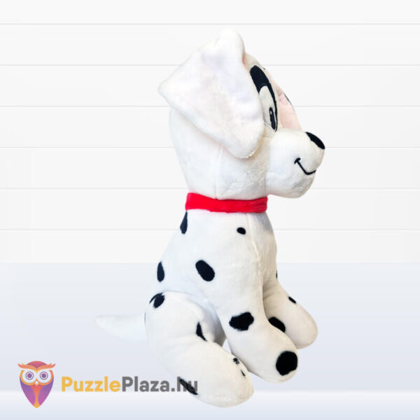 101 kiskutya: Foltos szemű plüss dalmata kutya, fekete fehér füllel, piros nyakörvvel, oldalról (26 cm)