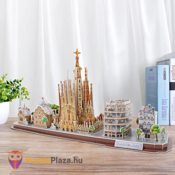 Barcelona: 186 db-os 3D puzzle az asztalon (CubicFun)